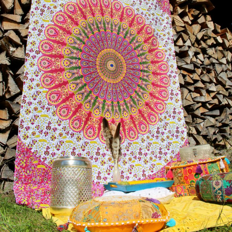 Bild 1: Farbenfrohe Mandala Tücher, Poufs und Sitzkissen | Namaste Shop