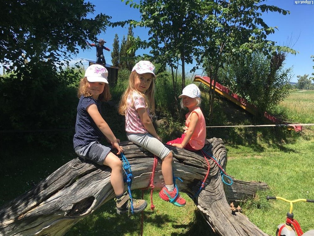 Bild 1: Wunderbare Naturspielgruppe in Wetzikon im Zürcher Oberland