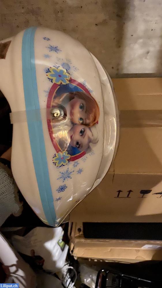 Bild 3: Schöner Anna & Elsa Kinderhelm inkl Regenschutz, Grösse ca. 54cm