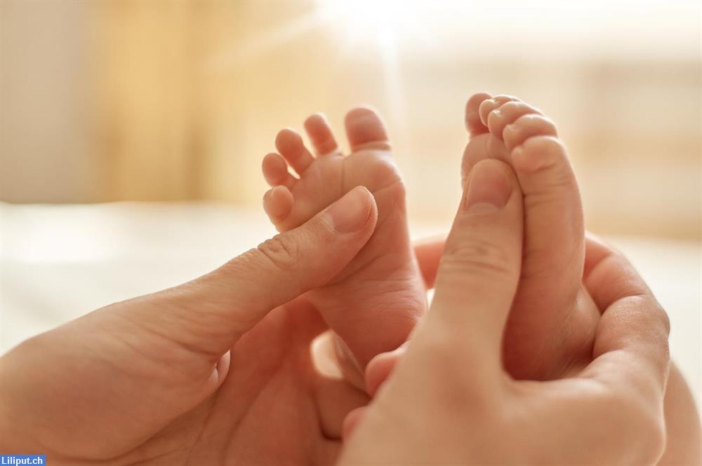 Bild 1: Babymassagekurs nach IAIM, Massagetechniken erlernen