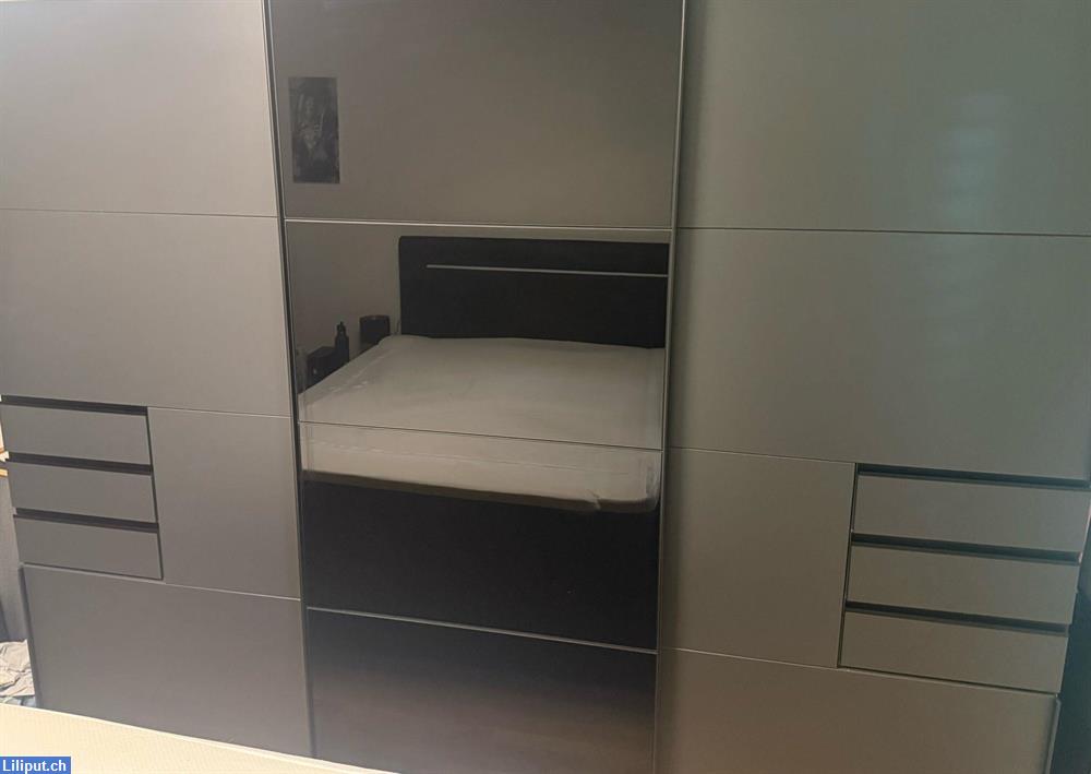 Bild 1: Kleiderschrank zu verkaufen