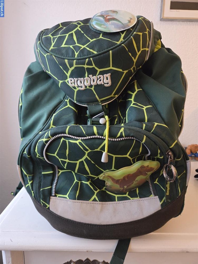 Bild 1: Ergobac Dino Schulsack mit 2 Etuis und Regenschirm