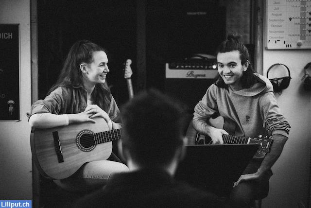 Bild 1: Gitarrenunterricht Basel für alle Alter und Level