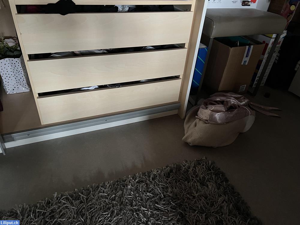 Bild 3: Kleiderschrank mit Schubkasteneinsatz zu verkaufen