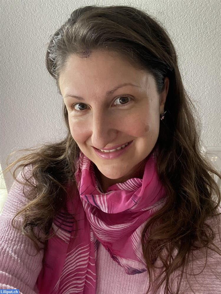 Bild 1: Biete Professionelle Kinderbetreuung Dihei ab Mitte August