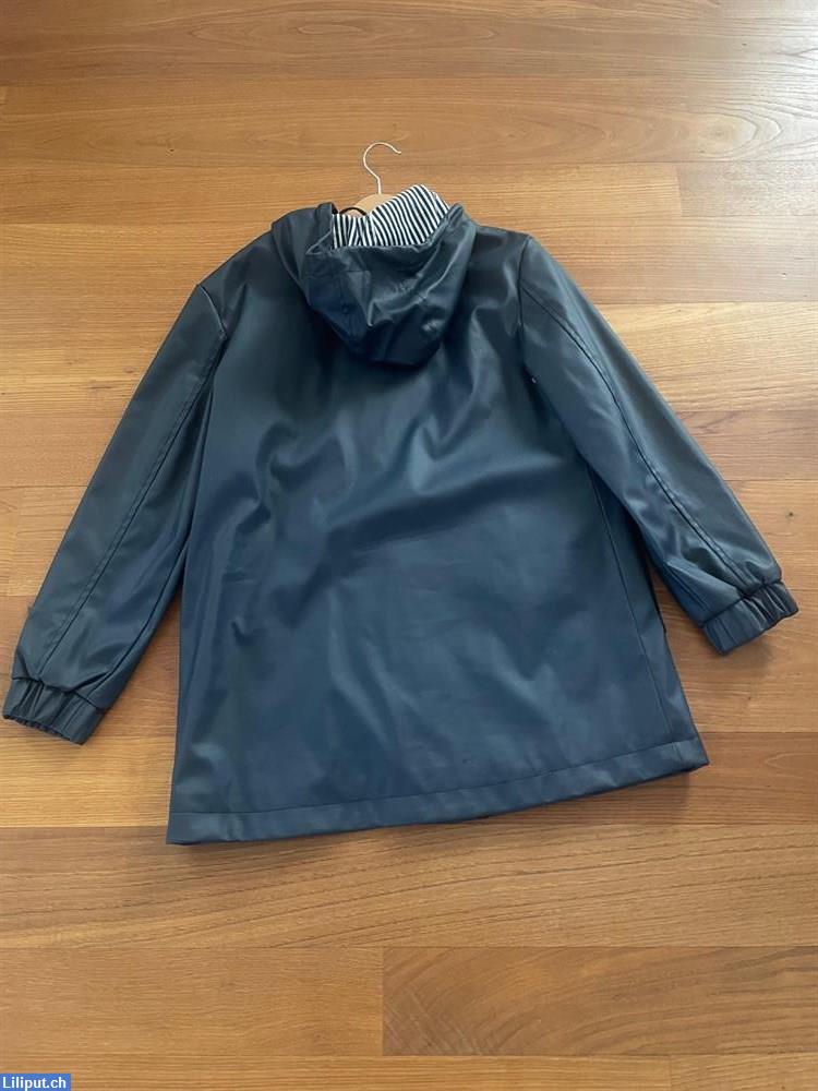 Bild 2: Dunkelblaue Regenjacke in Grösse 146 zu verkaufen