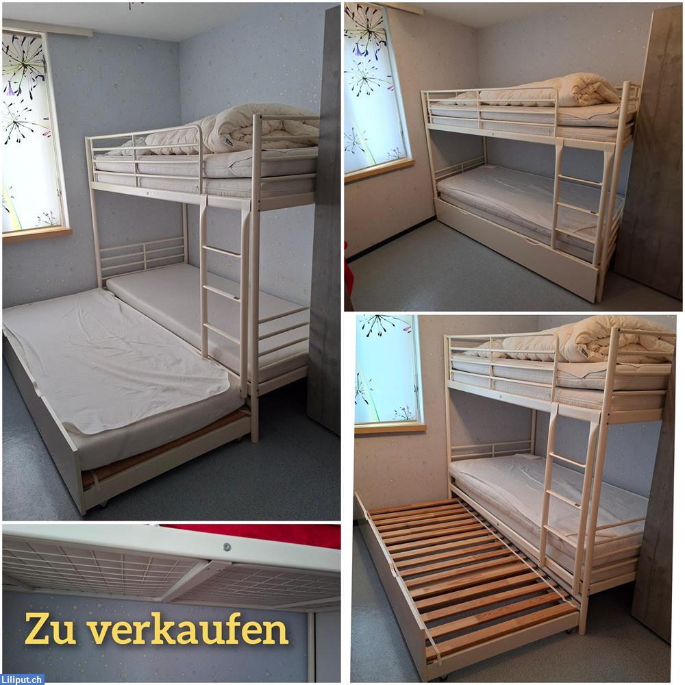 Bild 1: Etagenhochbett Metall weiss von IKEA mit zusätzlichem Ausziehbett