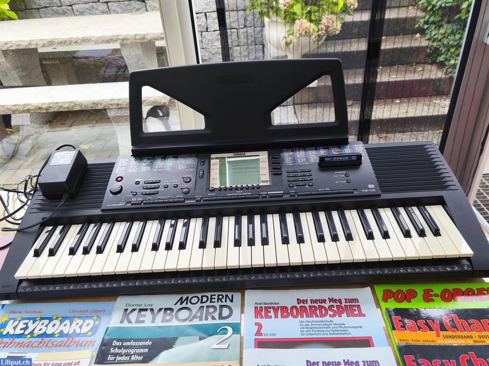 Bild 4: Yamaha PSR-330 Keyboard inkl. Notenbücher total 120.-